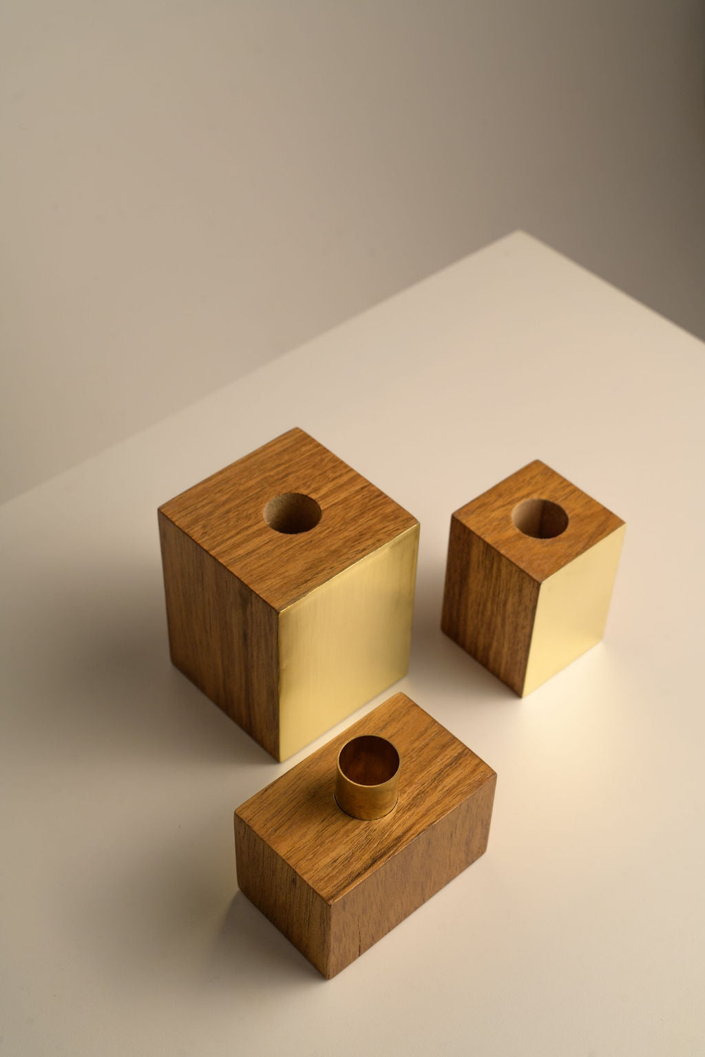 Trio Castiçais Tís