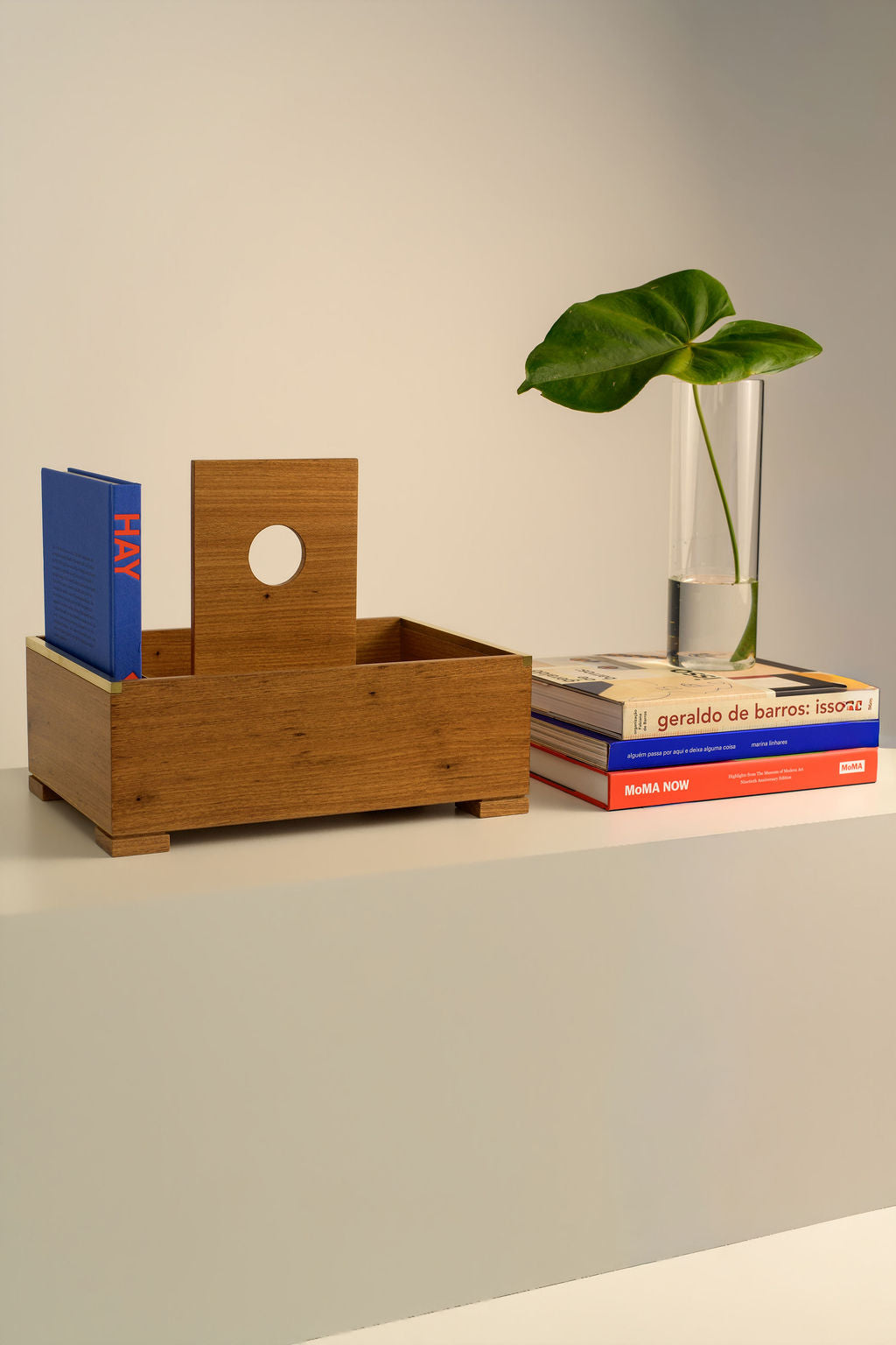 Revisteiro Bauhaus