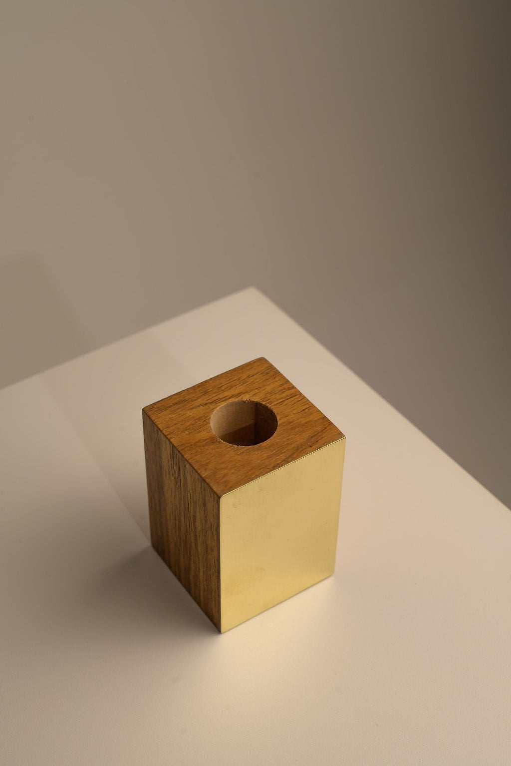 Castiçal Tís N.02