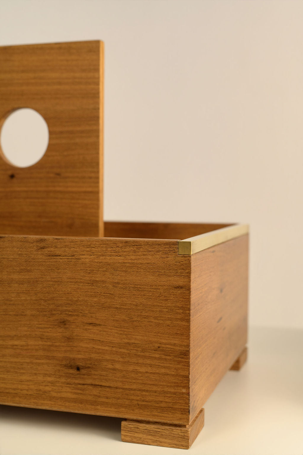 Revisteiro Bauhaus